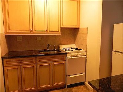 5th image of 8008 135th St APT 612