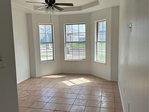 5th image of 218 Mockingbird Ln