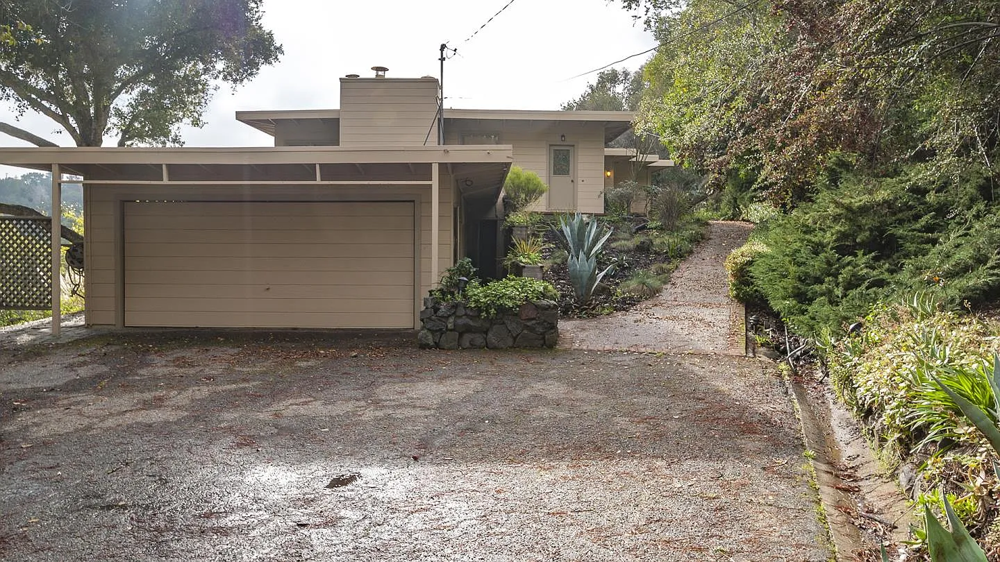 1267 La Cumbre Rd photo 1
