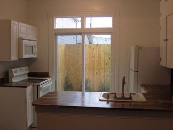 4th image of 107 E 39th St APT 1