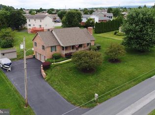 420 Mill Rd, Chambersburg, PA 17201