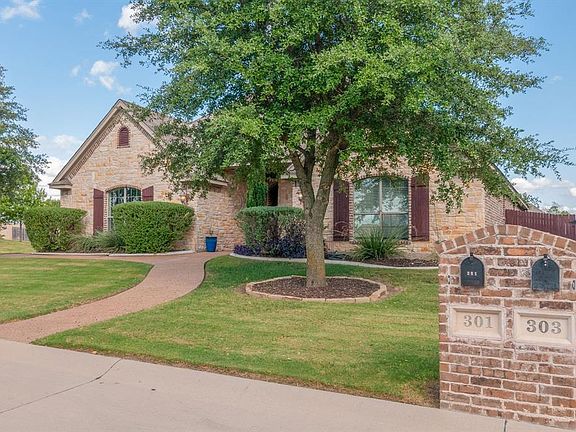 2nd image of 301 Bay Hill Ct