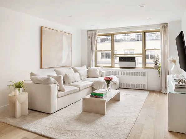 415 East 52nd Street 11FC image 2 of 5