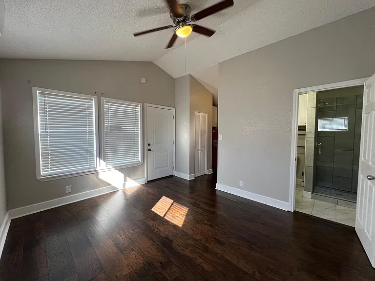 825 W Russell Pl #3 — Photo 5