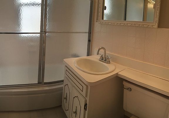 4th image of 5384 E 135th St