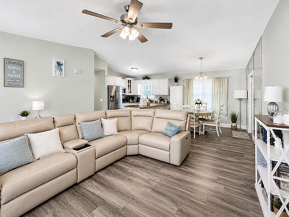5th image of 4436 SE Beckett Avenue