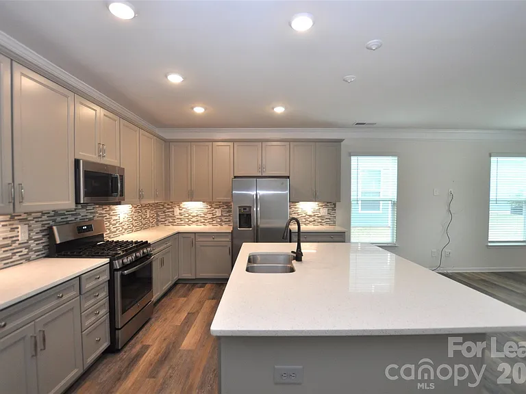 536 Laurel Walk Ln — Photo 13