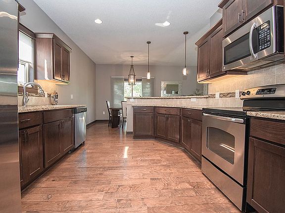 3rd image of 2300 SE Aster Ct