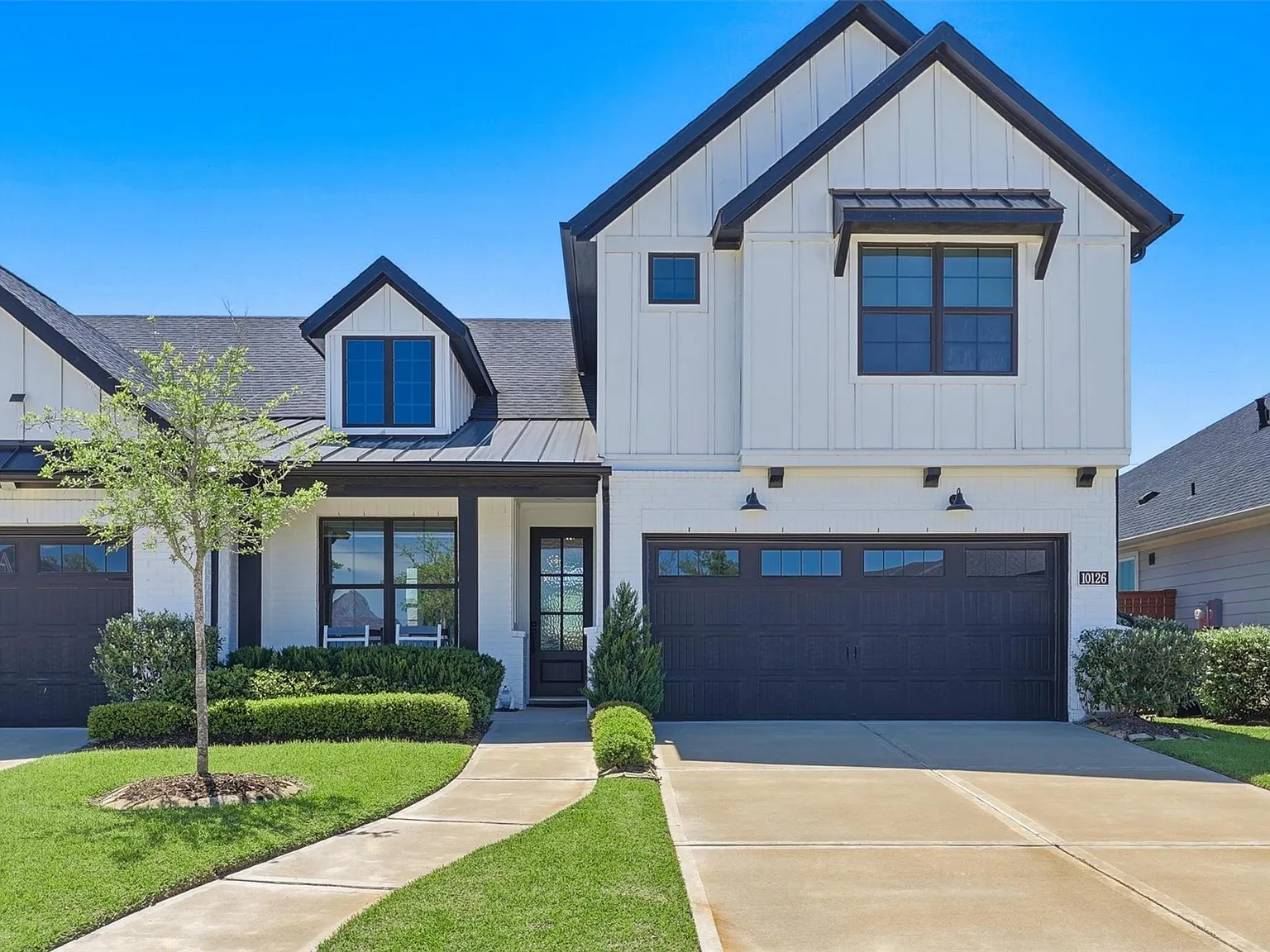 3 bed, 2.5 bath, 2113 sqft, $2,800 — Photo 2
