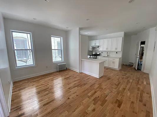 Rented by Premier Metro Realty Corp | media 18