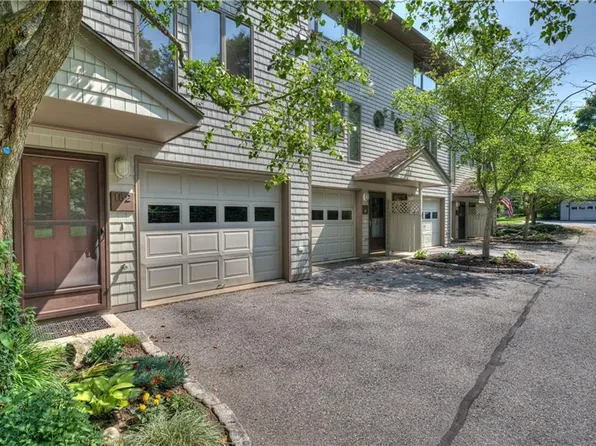 152 Seabreeze Ln, Bristol, RI 02809