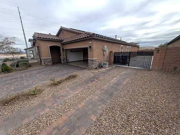 3rd image of 4811 Shady Chestnut Ct