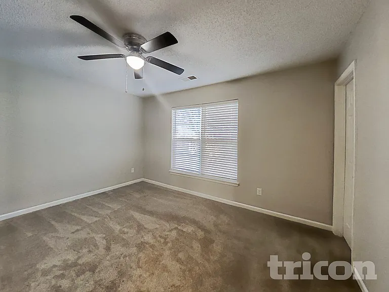 7043 Red Bud Cir — Photo 9