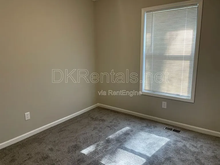 1092 Dassow Ct — Photo 12