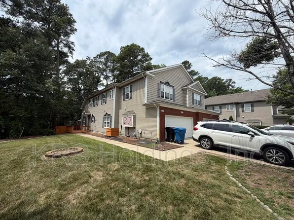1409 Pandoria Ct, Virginia Beach, VA 23455