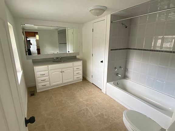2nd image of 2725 S Main St #2725