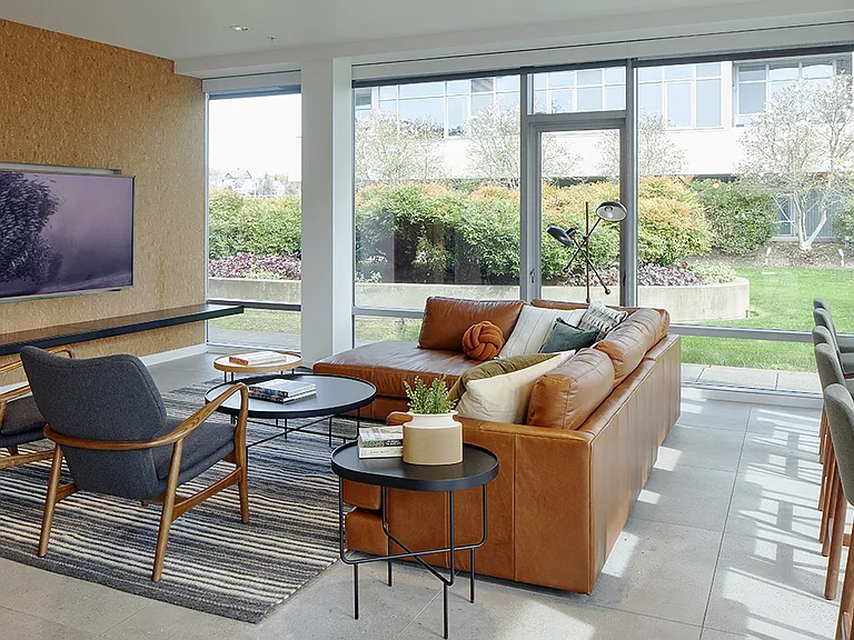 Apartment community Eco Lounge Lounge at Griffis South Waterfront in Portland, Oregon.