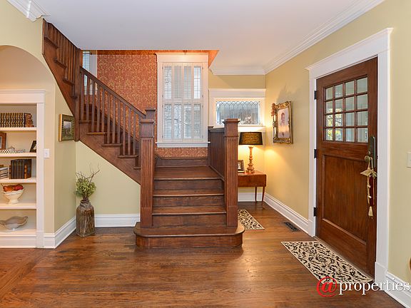 4th image of 1037 Ashland Ave