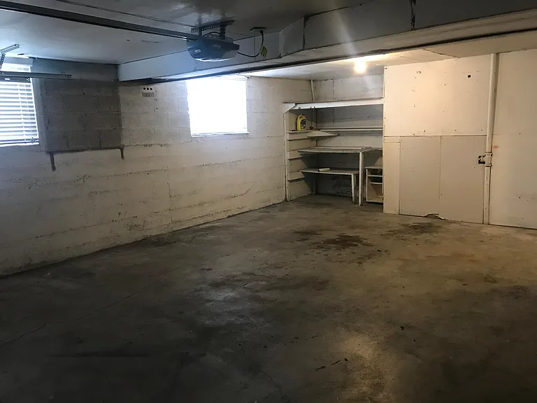 2627 E 2100 S — Photo 18