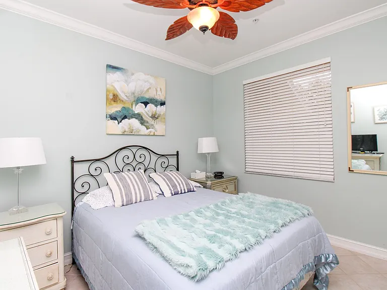 817 Carrick Bend Cir #101 — Photo 17