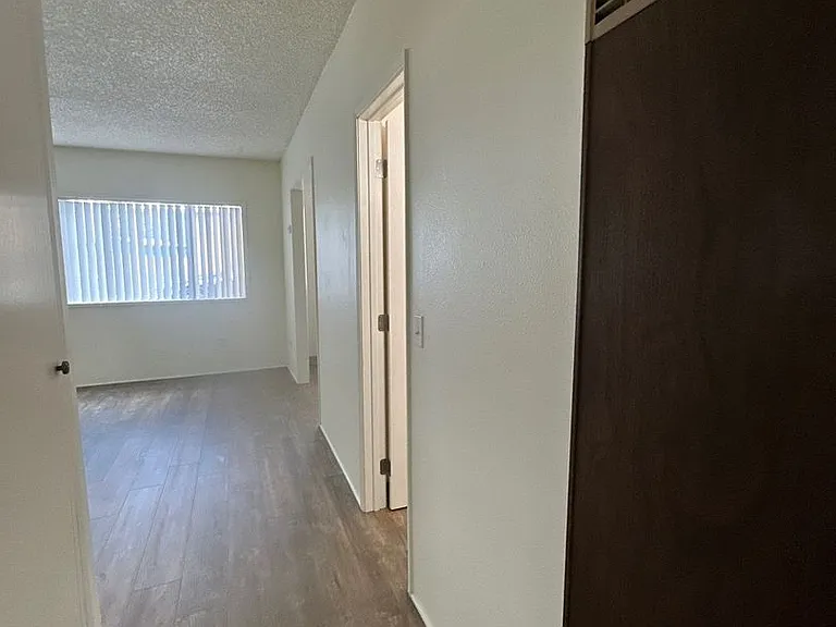 2160 Arthur St — Photo 12