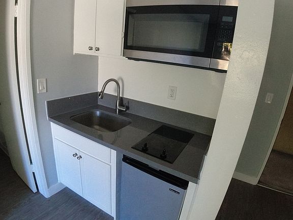 5th image of 151 N Hoover St #12A