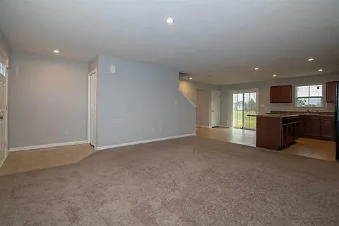 175 Dietz Dr — Photo 2