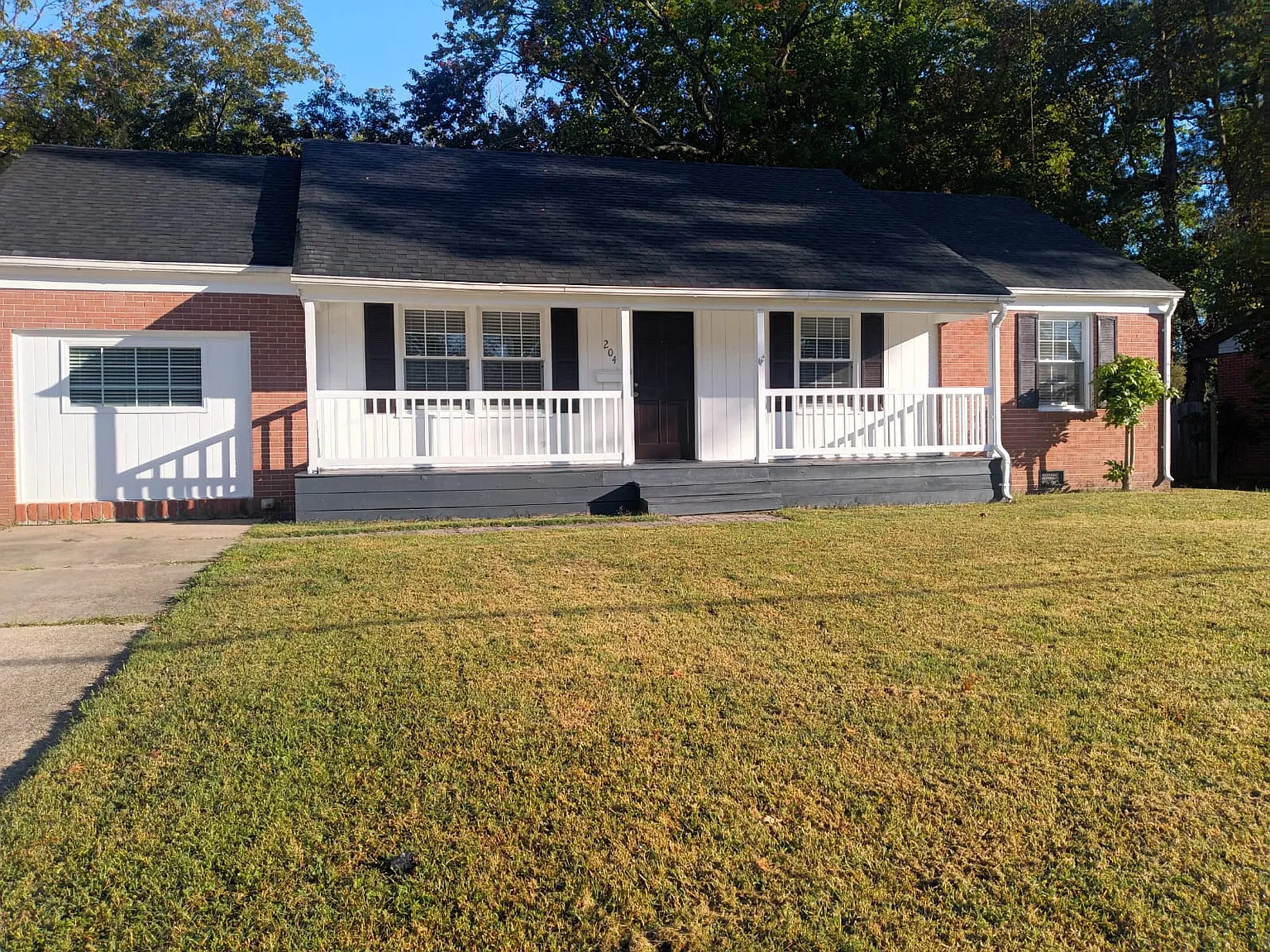 3 bed, 1388 sqft, $2,350 — Photo 1