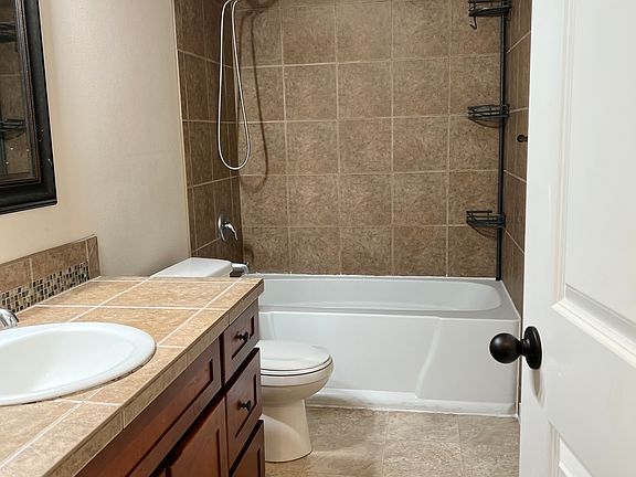 5th image of 7013 Rocklin Ave NE