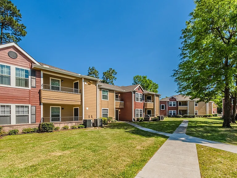 Lakecrest Village — Photo 11