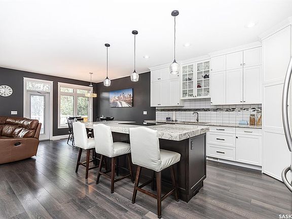 5th image of 355 Coppermine CRESCENT