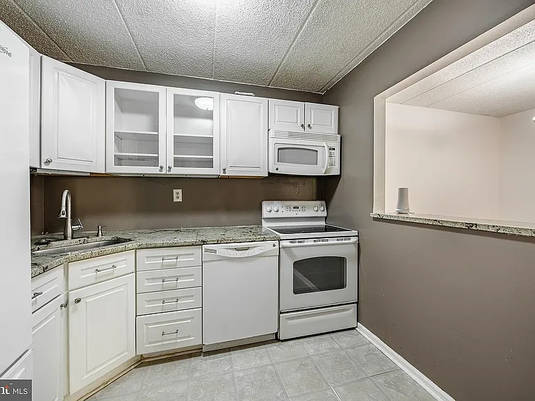 62 Le Forge Ct — Photo 12