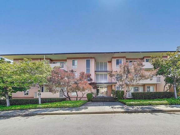 3rd image of 1901 Garden Dr APT 303