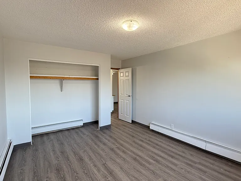 79 Castleridge Dr NE — Photo 8