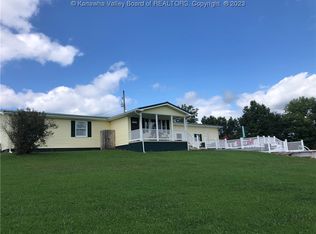428 Ketubah Ln, Evans, WV 25241
