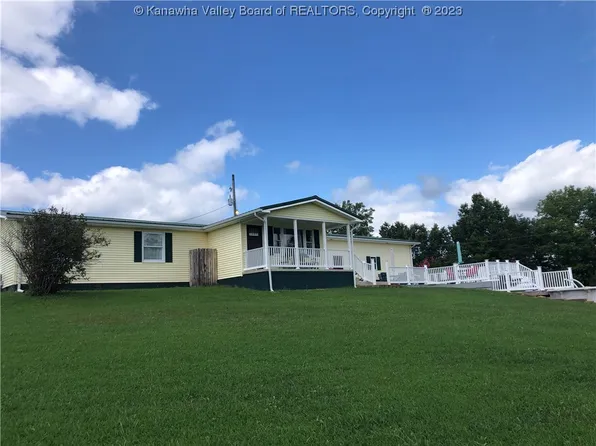 428 Ketubah Ln, Evans, WV 25241