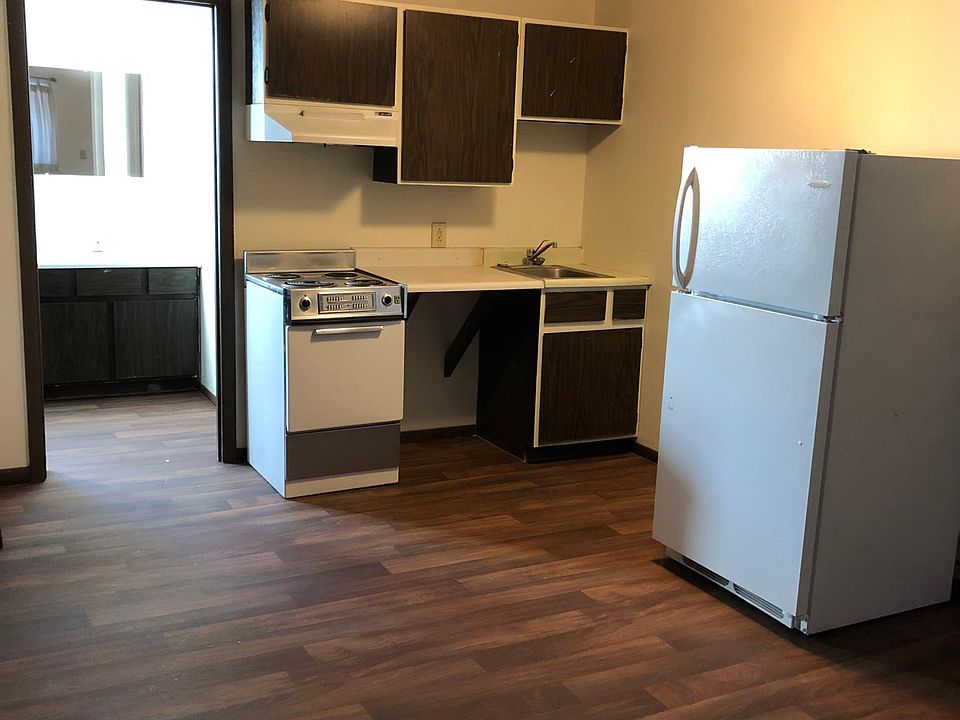 2nd image of 200 Connell Ave APT C6