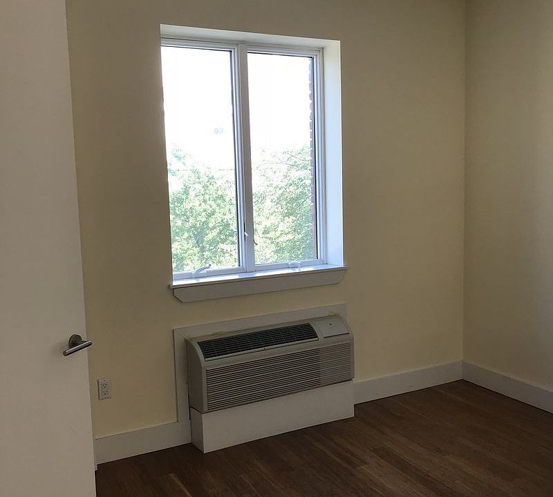 2nd image of 194 Herkimer St APT 3C