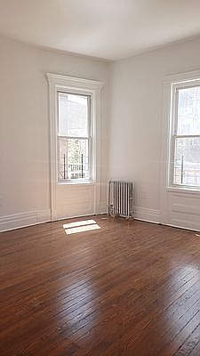 2nd image of 1727 Van Buren St #3