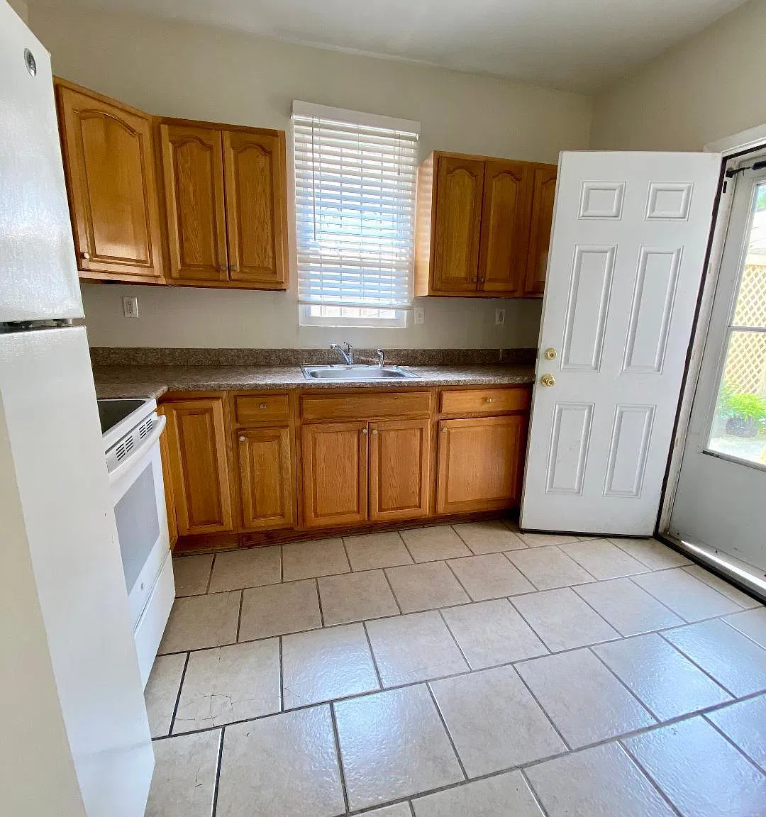 162 W Palmer St — Photo 4