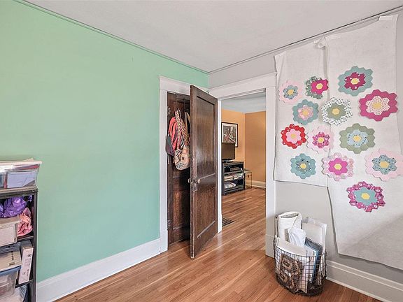 5th image of 6424 Hoffman Ave