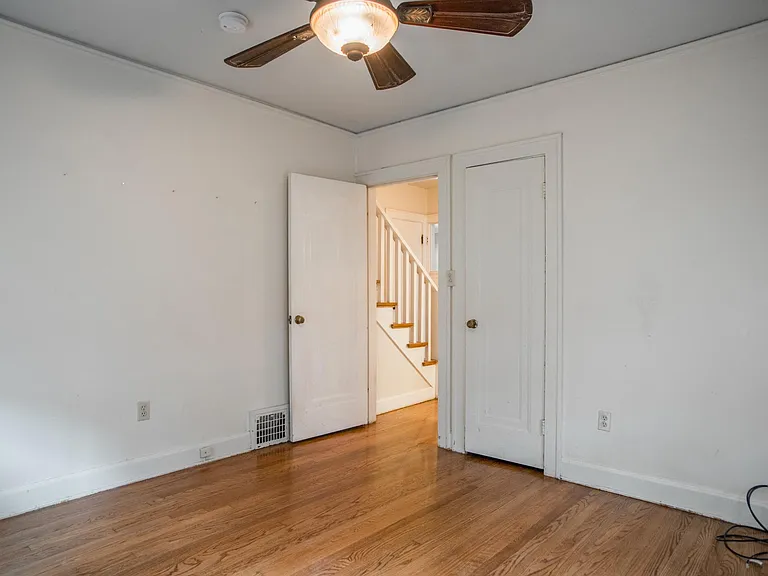 6420 Oak St — Photo 11