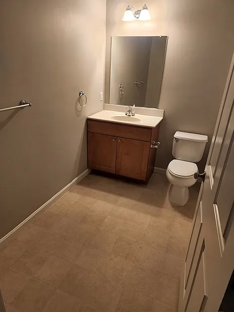 2 bed, 950 sqft, $2,200 — Photo 3
