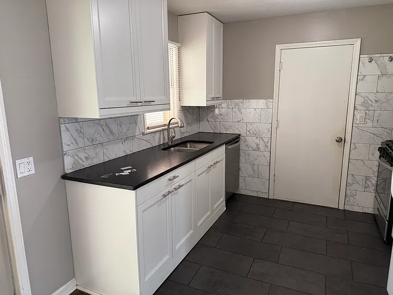 SW Lea Dr — Photo 4