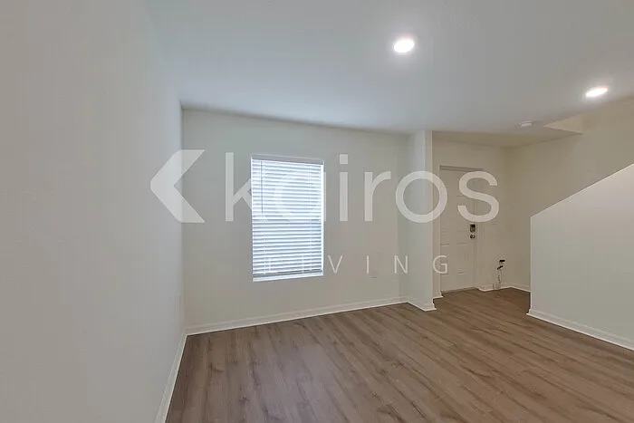 4 bed, 2.5 bath, 2054 sqft, $2,245 — Photo 4