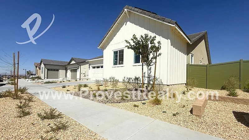 4 bed, 2.5 bath, $3,200 — Photo 3