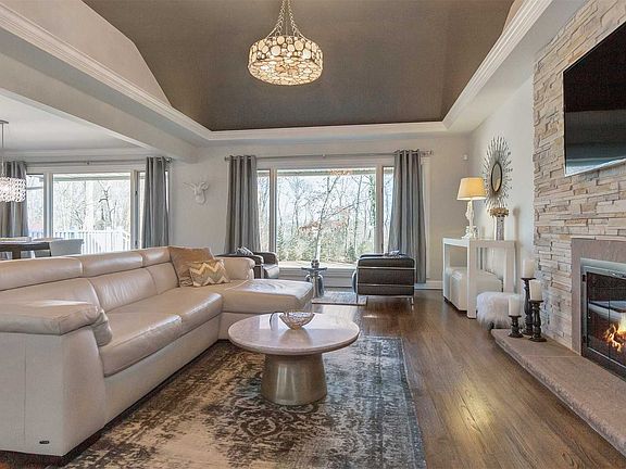 3rd image of 90 Dogwood Ave