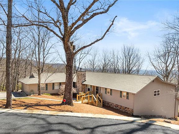 3rd image of 295 Starcross Ln