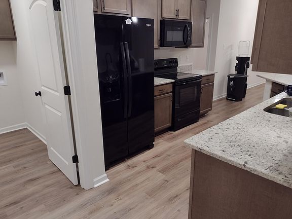 Hallway to kitchen view
