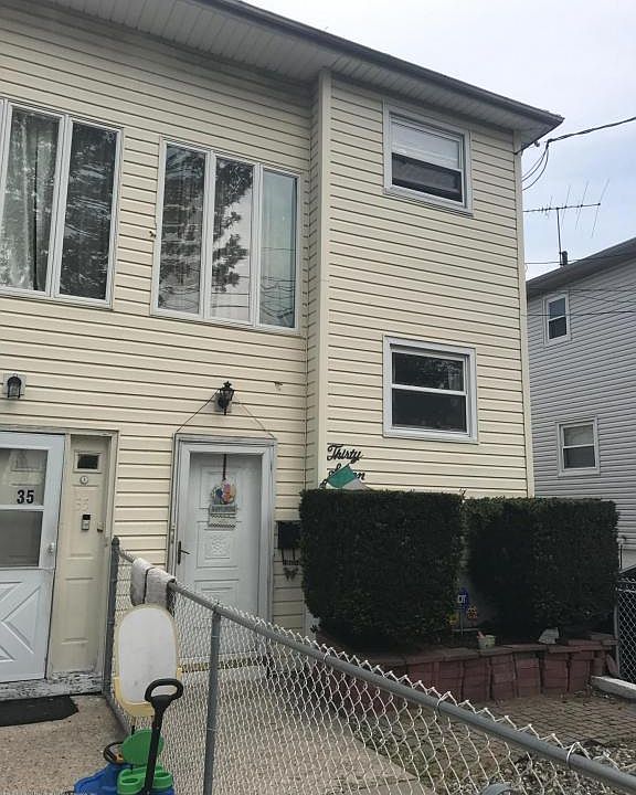 2nd image of 37 Norway Ave